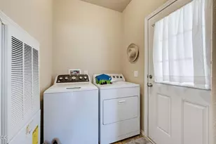 8401 Old Stage Rd, Central Point, OR 97502 - Photo 34