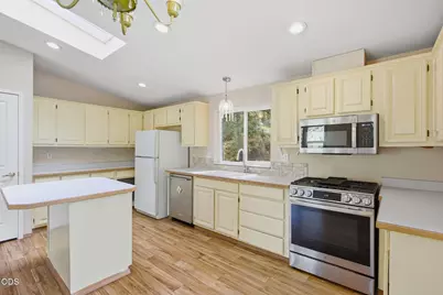 862 Autumn Lane, Glendale, OR 97442 - Photo 4