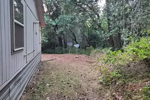 862 Autumn Ln, Glendale, OR 97442 - Photo 30