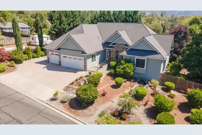 109 NW Fall Run Drive, Grants Pass, OR 97526 - Photo 2