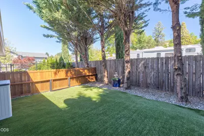 109 NW Fall Run Drive, Grants Pass, OR 97526 - Photo 36