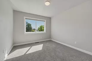 2813 NE N Pilot Butte Dr, Bend, OR 97701 - Photo 36