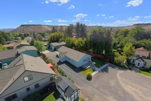 143 SW Beaver St, Prineville, OR 97754 - Photo 4