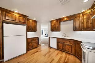 143 SW Beaver St, Prineville, OR 97754 - Photo 14