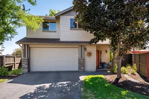 61212 Brittle Bush St, Bend, OR 97702 - Photo 2