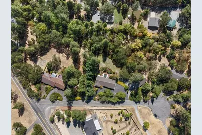 627 Carriage Road, Grants Pass, OR 97526 - Photo 40