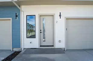 2024 Sunset Dr, Medford, OR 97501 - Photo 2