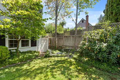 765 Laurel Lane, Jacksonville, OR 97530 - Photo 36