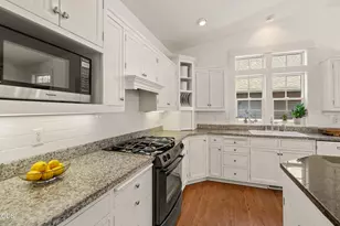 765 Laurel Ln, Jacksonville, OR 97530 - Photo 10