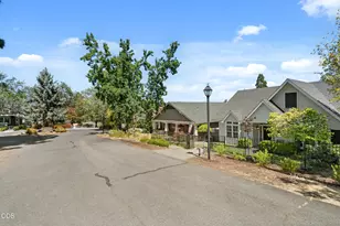 765 Laurel Ln, Jacksonville, OR 97530 - Photo 34