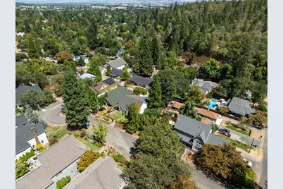 765 Laurel Lane, Jacksonville, OR 97530 - Photo 50
