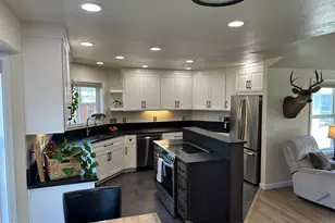 764 NW 19th Pl, Redmond, OR 97756 - Photo 8