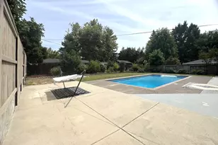 349 Lindero, Medford, OR 97504 - Photo 60