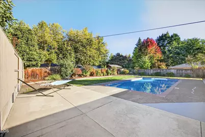 349 Lindero, Medford, OR 97504 - Photo 60