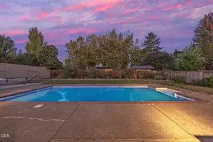 349 Lindero, Medford, OR 97504 - Photo 84