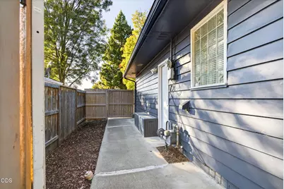 349 Lindero, Medford, OR 97504 - Photo 72