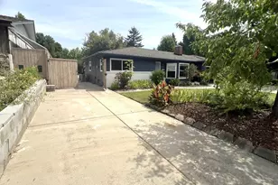 349 Lindero, Medford, OR 97504 - Photo 68
