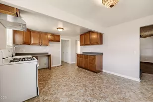 2082 NE Fairview Ave, Grants Pass, OR 97526 - Photo 10