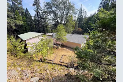 5010 Griffin Creek Road, Medford, OR 97501 - Photo 12