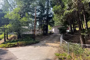5010 Griffin Creek Rd, Medford, OR 97501 - Photo 4