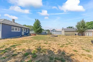 585 SE 4th St, Prineville, OR 97754 - Photo 14