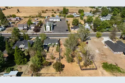 [Address not provided], Medford, OR 97501 - Photo 1