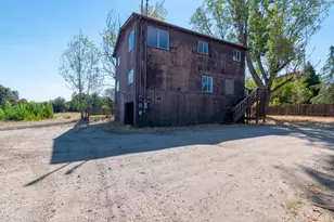 [Address not provided], Medford, OR 97501 - Photo 2