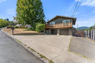 712 NW Savage St, Grants Pass, OR 97526 - Photo 4