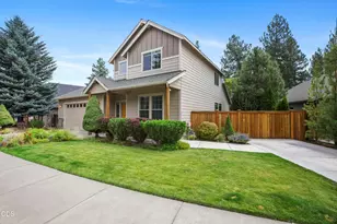 60814 Sawtooth Mountain Ln, Bend, OR 97702 - Photo 2