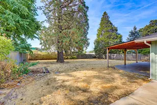 208 Kings Way, Central Point, OR 97502 - Photo 36