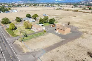 4301 Ave H, White City, OR 97503 - Photo 6