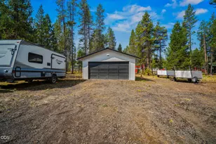54761 Pinewood Ave, Bend, OR 97707 - Photo 28