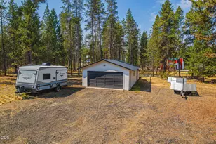 54761 Pinewood Ave, Bend, OR 97707 - Photo 30