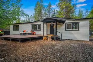 54761 Pinewood Ave, Bend, OR 97707 - Photo 2