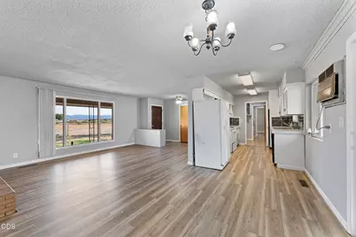 1031 Dillon Way, Central Point, OR 97502 - Photo 4