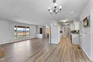 1031 Dillon Way, Central Point, OR 97502 - Photo 4