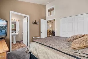 56860 Enterprise Dr, Sunriver, OR 97707 - Photo 12