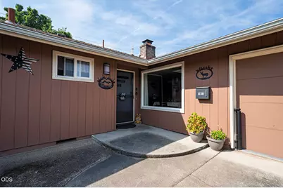1872 Hybiscus Street, Medford, OR 97504 - Photo 6