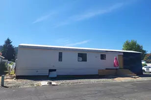 2325 NW Highland Ave, Grants Pass, OR 97526 - Photo 6