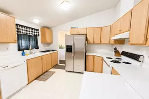 275 Sallsten Rd, Grants Pass, OR 97527 - Photo 4