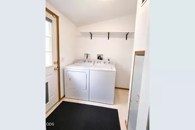 275 Sallsten Road, Grants Pass, OR 97527 - Photo 10