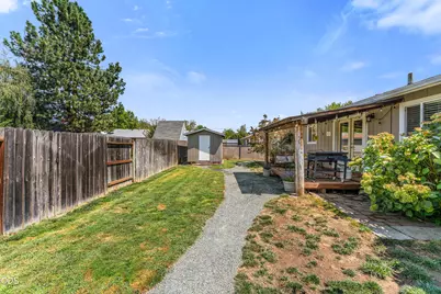 1310 SE Perry Street, Grants Pass, OR 97526 - Photo 22