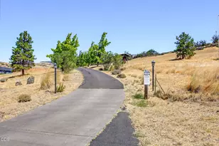 55 Pompadour Dr, Ashland, OR 97520 - Photo 104