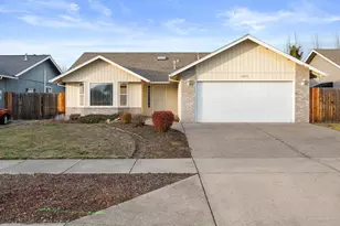 1629 Husker Butte Ln, Medford, OR 97504 - Photo 1