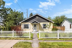 655 SW 12th St, Redmond, OR 97756 - Photo 1