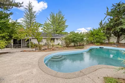 1000 La Loma Drive, Medford, OR 97504 - Photo 32