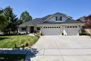 3339 NE Sandalwood Dr, Bend, OR 97701 - Photo 1
