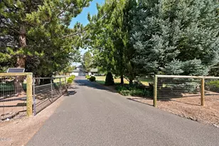 16932 Ponderosa Cascade Dr, Bend, OR 97703 - Photo 42