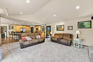 16932 Ponderosa Cascade Dr, Bend, OR 97703 - Photo 12