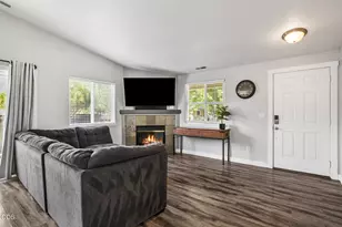 61049 Larkspur Loop, Bend, OR 97702 - Photo 6